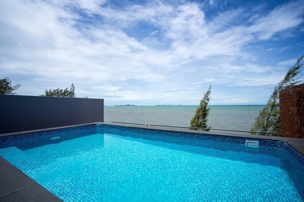 Marbella Beachfront Pattaya 3Br Bang Lamung Exterior photo