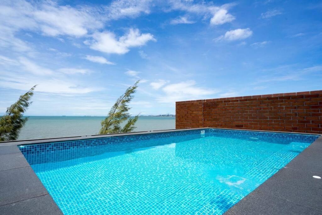 Marbella Beachfront Pattaya 3Br Bang Lamung Exterior photo